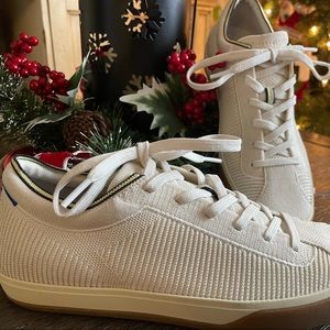 Rothy’s lace up sneaker